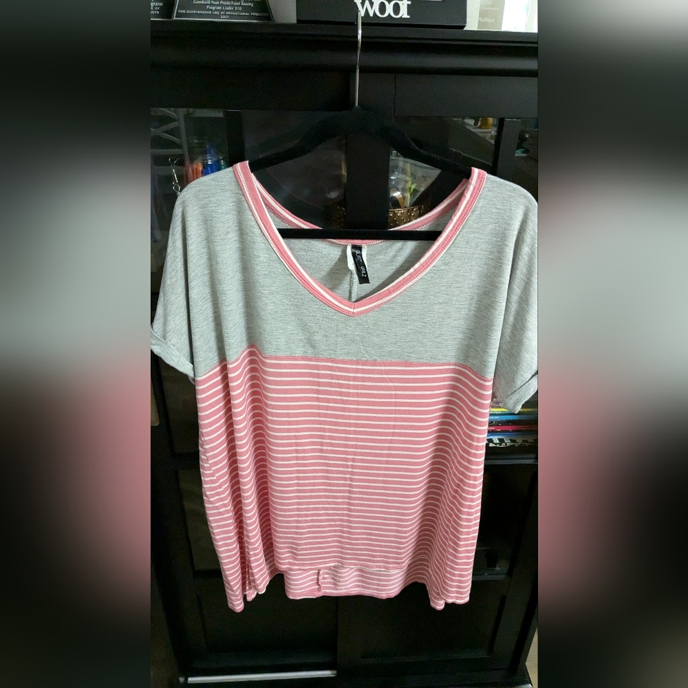 Women's Glitzy Girlz short sleeve neck top.